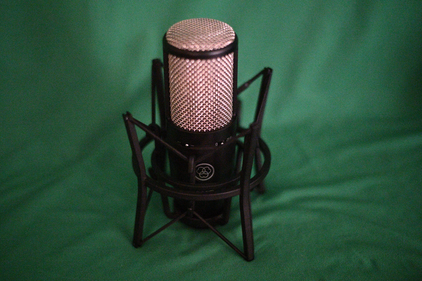 AKG Pro Audio P220 High-Performance Condenser Microphone, Great for Vocals, Guitar, Brass. XLR Connector, Black