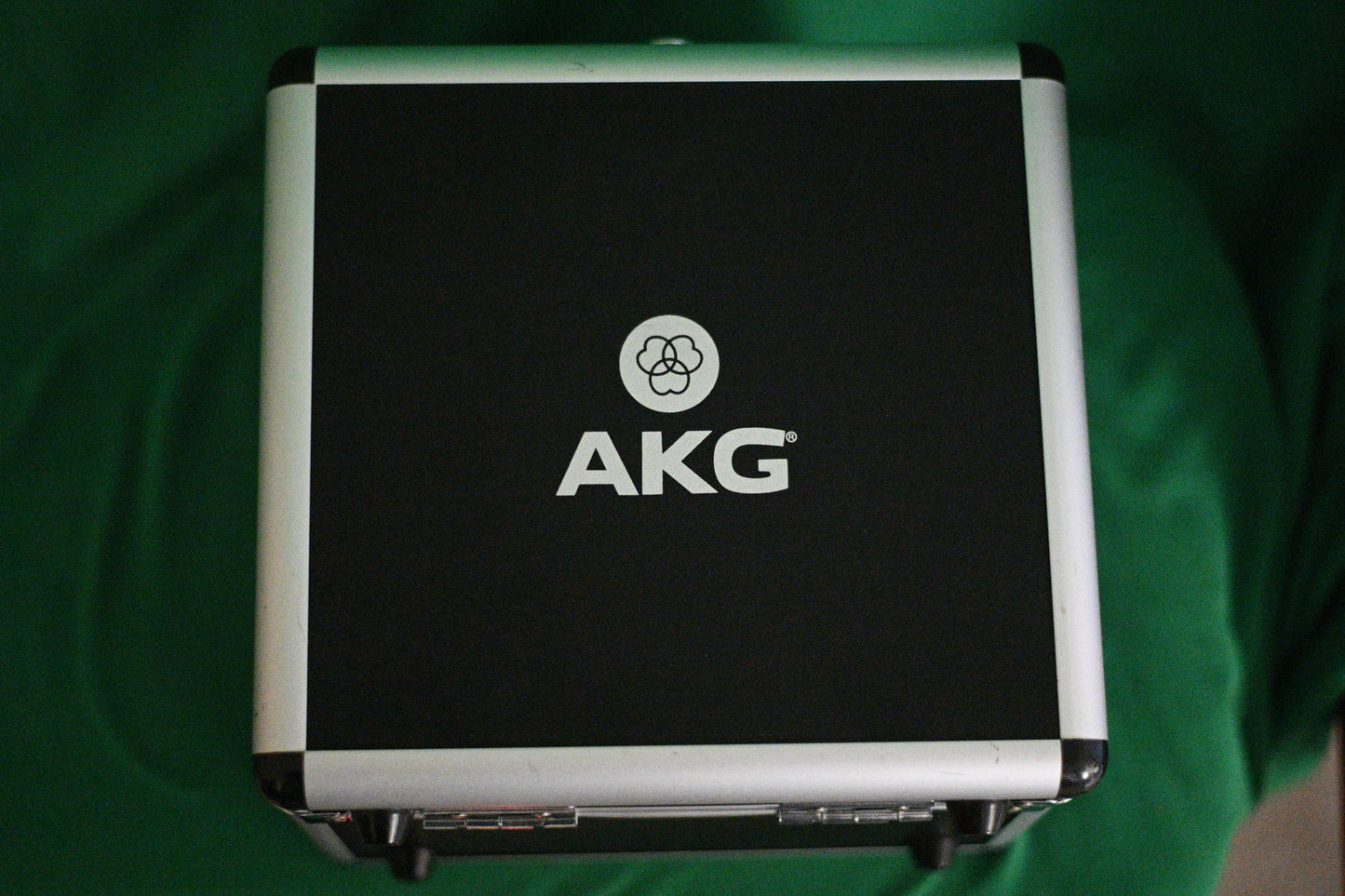 AKG Pro Audio P220 High-Performance Condenser Microphone, Great for Vocals, Guitar, Brass. XLR Connector, Black